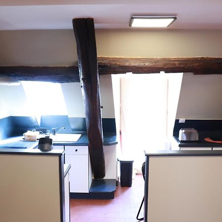 Sejour Tout Confort En Plein Coeur De Nevers, Studios Galet-Carbone Ou Terra Cotta Exterior foto